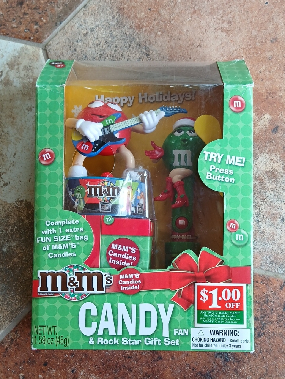 M&M'S Rock Star Candy Fan Gift Set - Green and Red